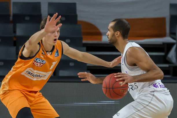 第一时间给 第一时间给